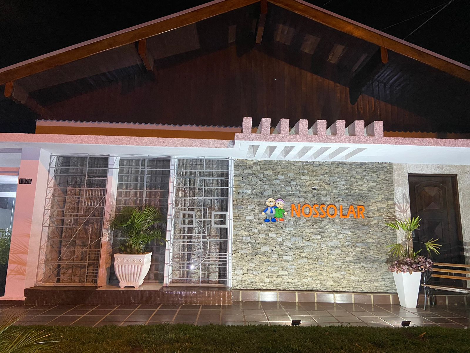 Casa de Repouso Nosso Lar - Unidade Prado Velho noturna